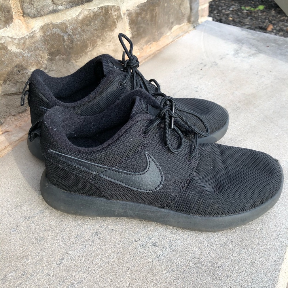Nike toddler sneakers - black